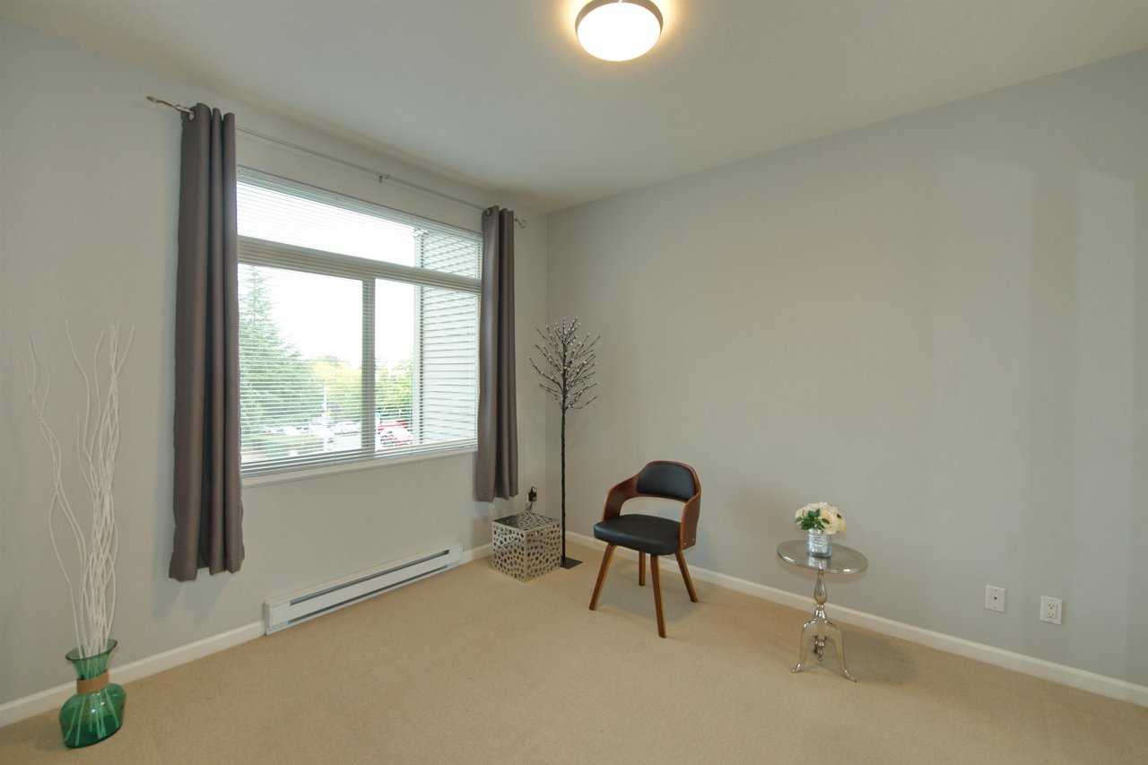 206-15385 101a Avenue, Surrey
