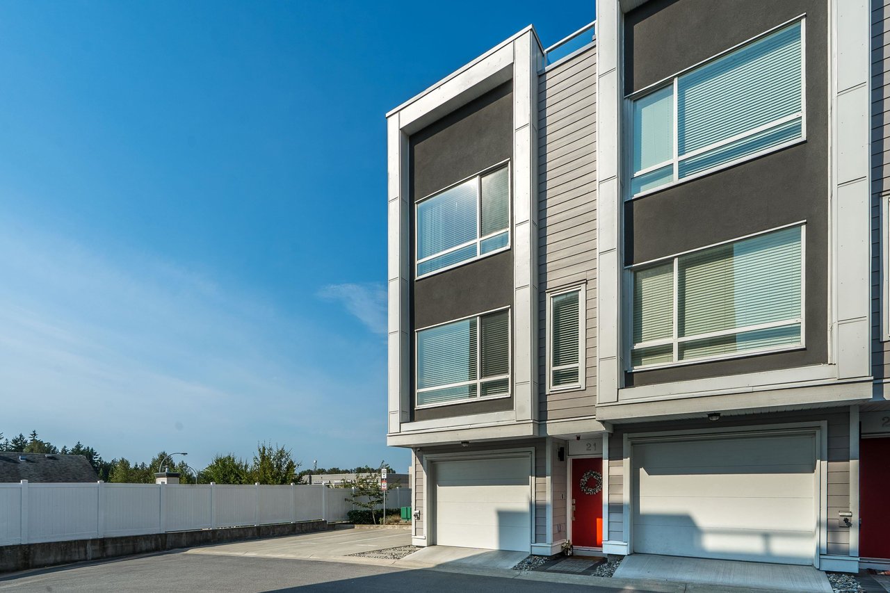 21-19628 55a Avenue, Langley