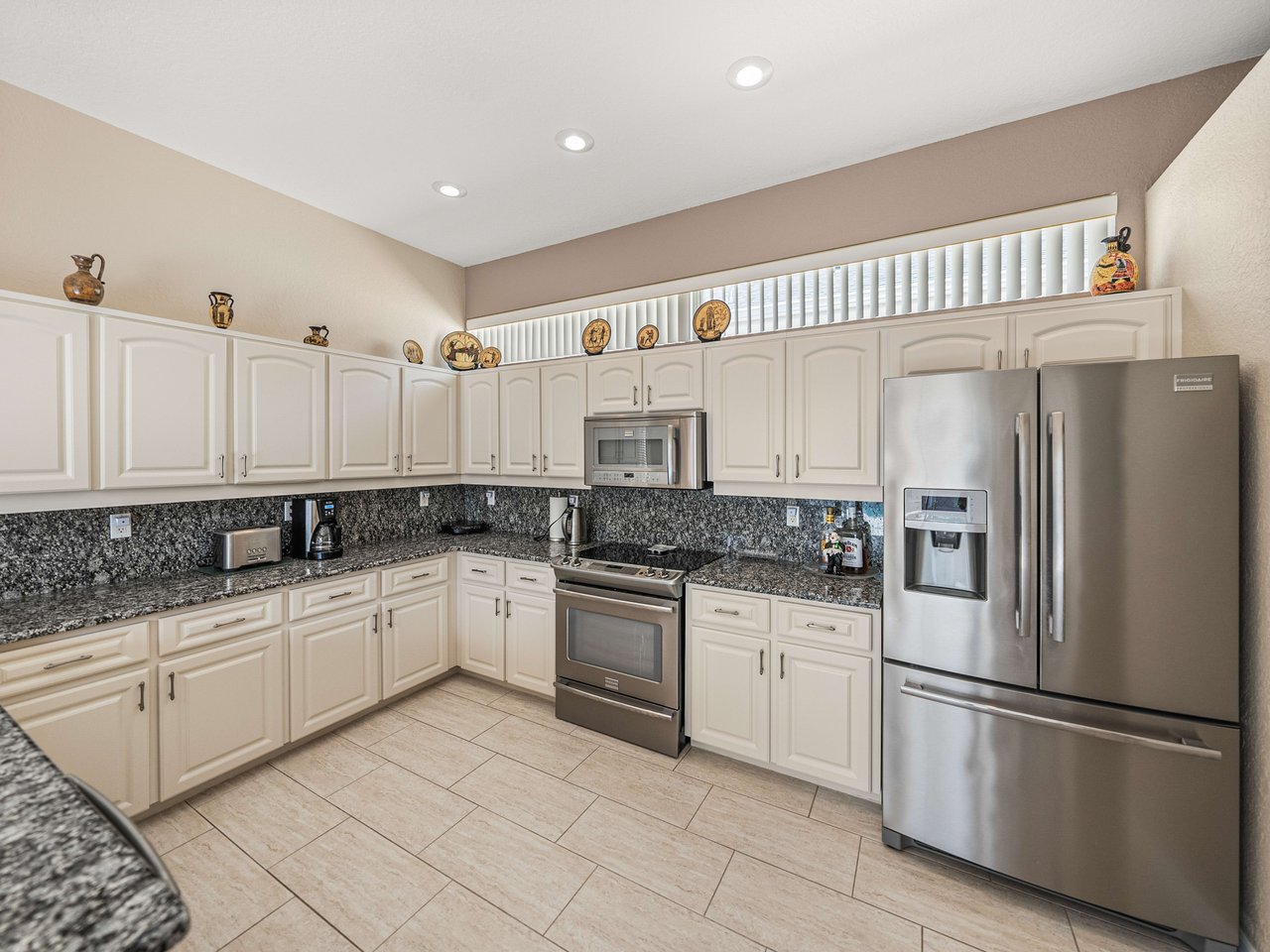 12419 WOODLANDS CIR