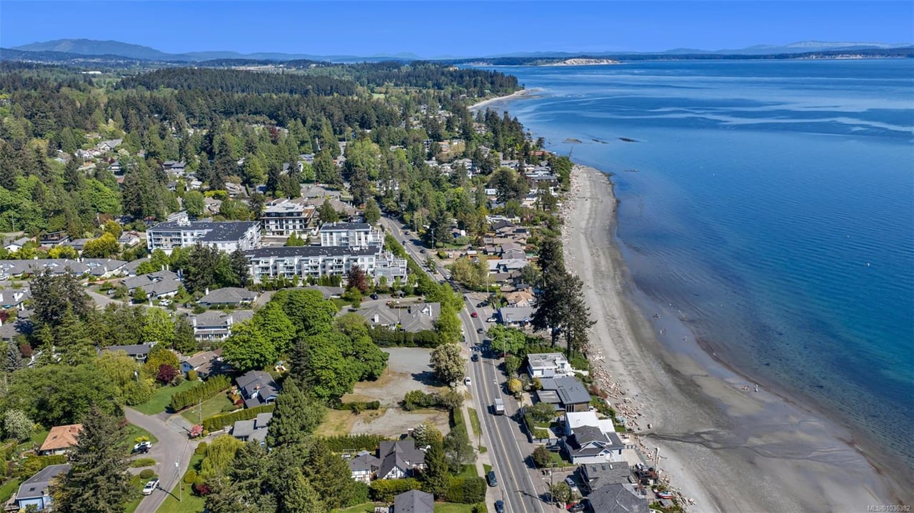 989 Abbey Rd, Saanich