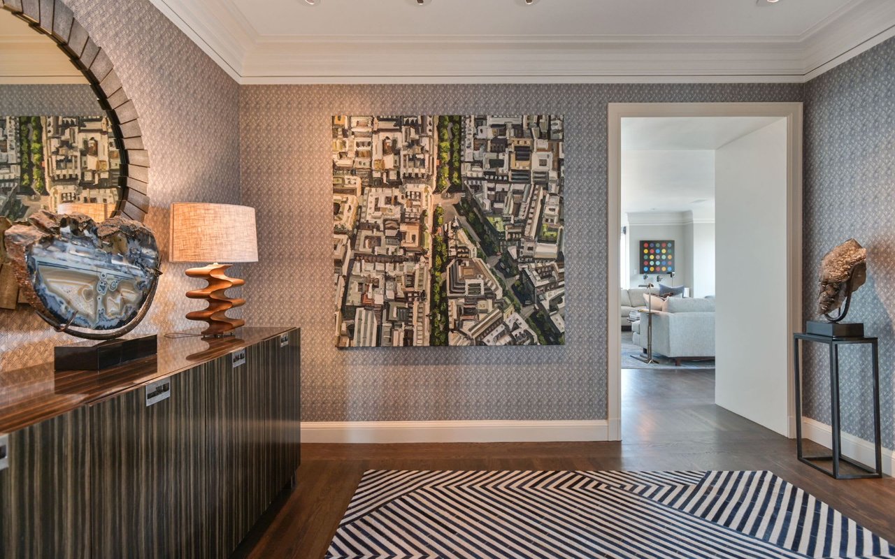  Prestigious Half Floor Apartment on Russian Hill