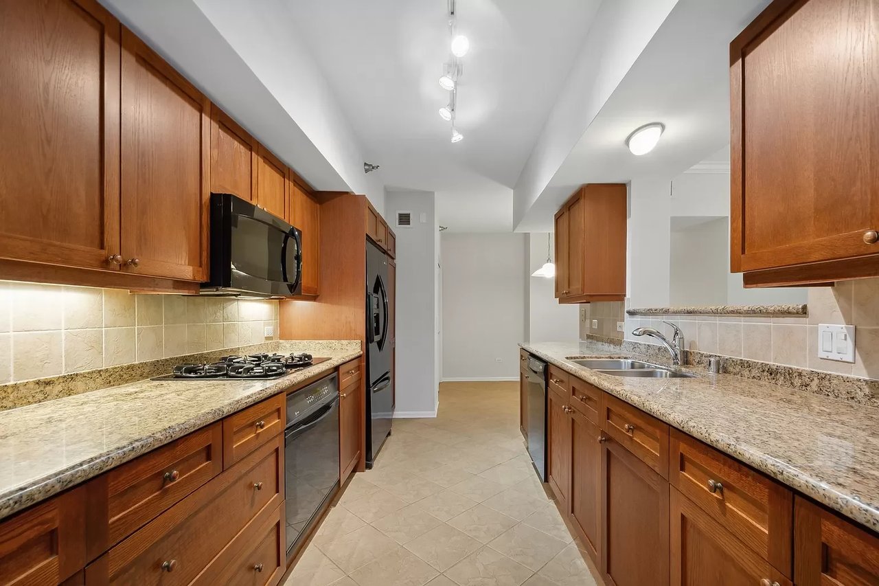 55 W Delaware Pl #314