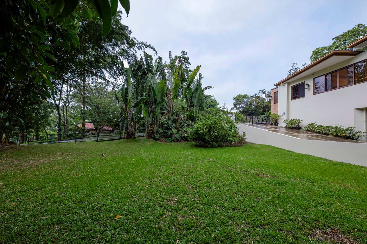 Modern Single Level Residence, Escazu, San Jose