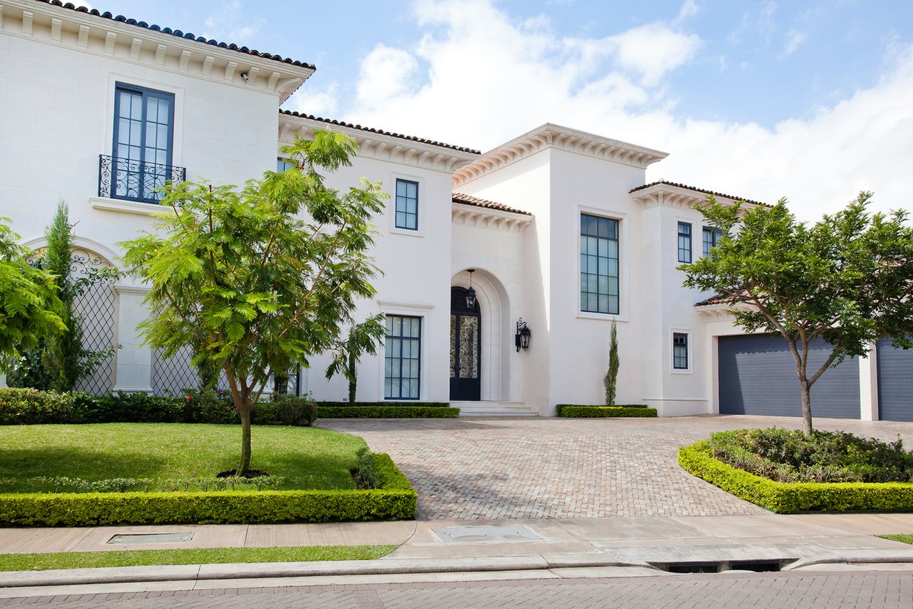 Contemporary Gated Estate, Santa Ana, San Jose