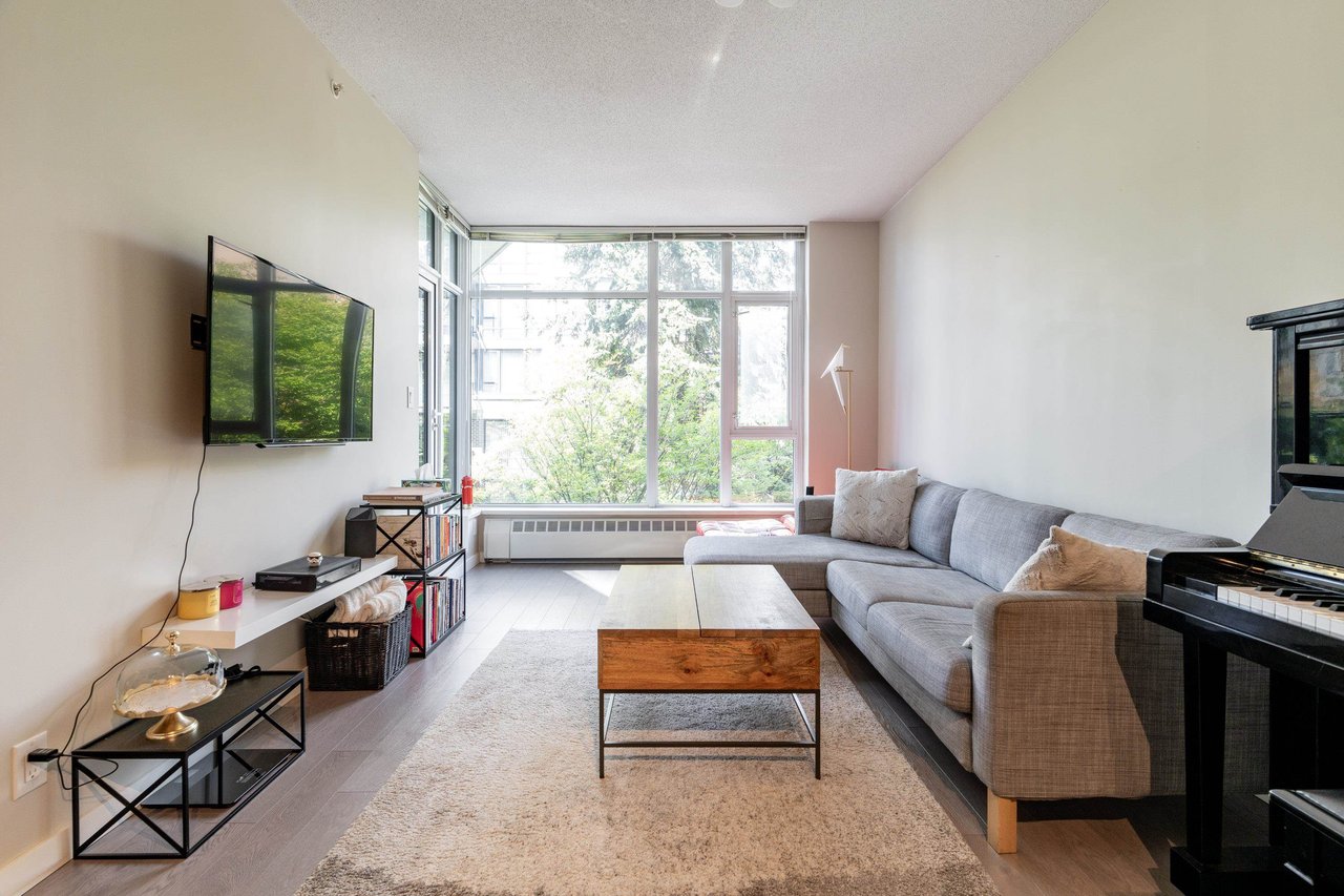 203-135 W 2nd St