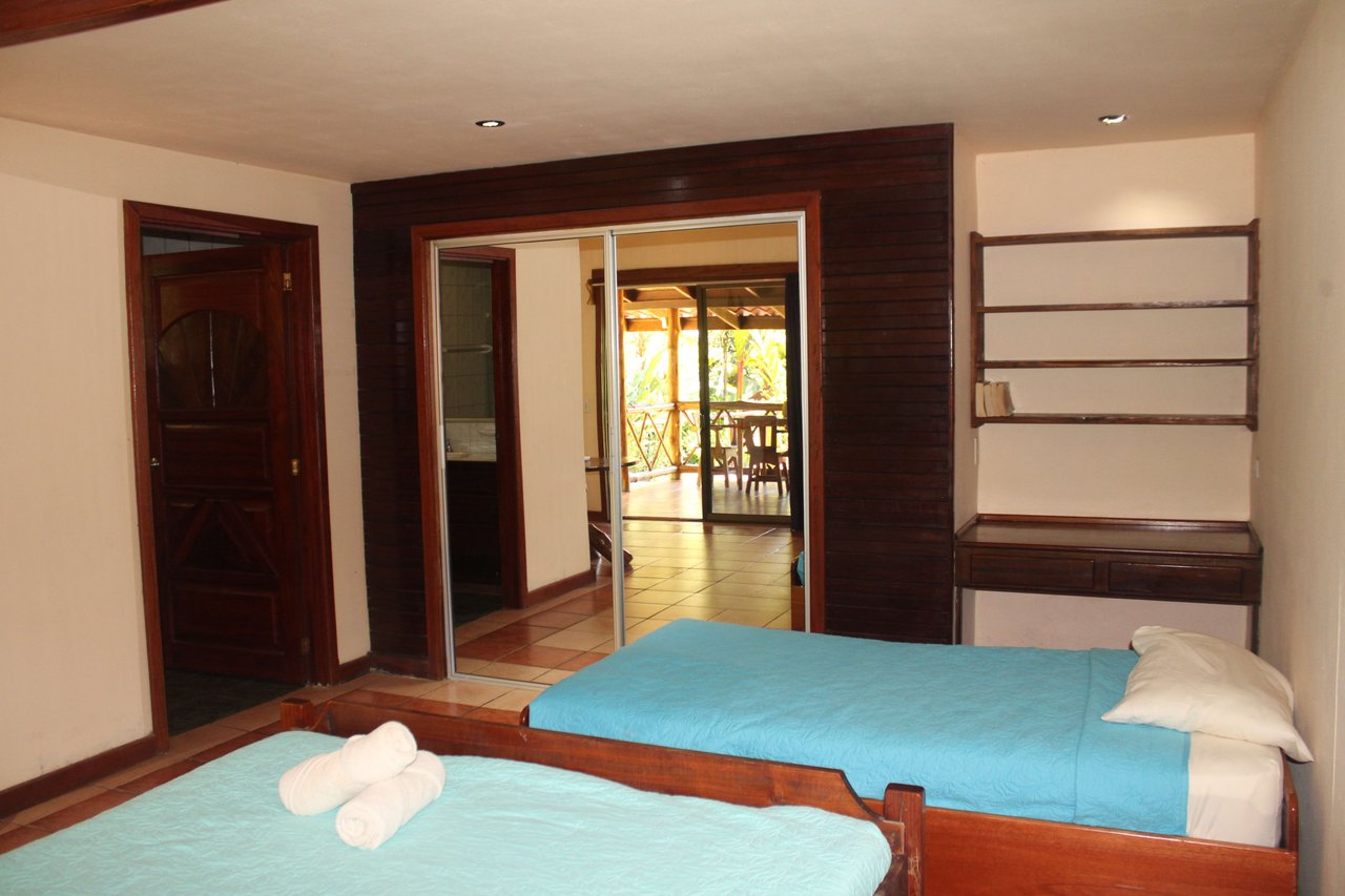 Income Producing Property with Ocean View close to Dominical