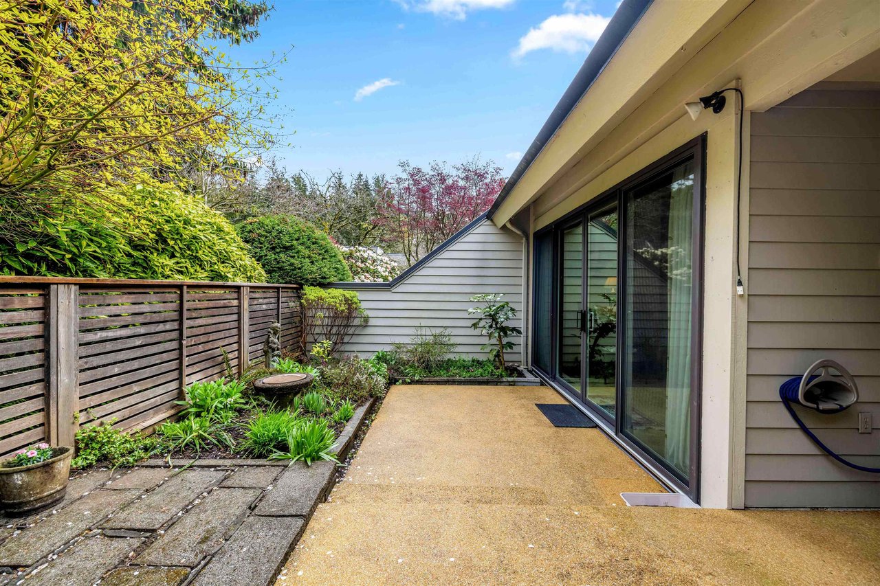 7-4957 Marine Dr