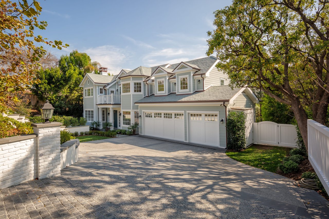 Exquisite Estate in Prime Riviera