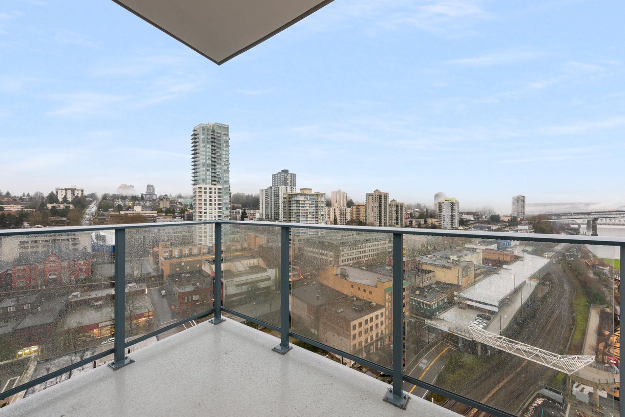 1703-660 Quayside Dr