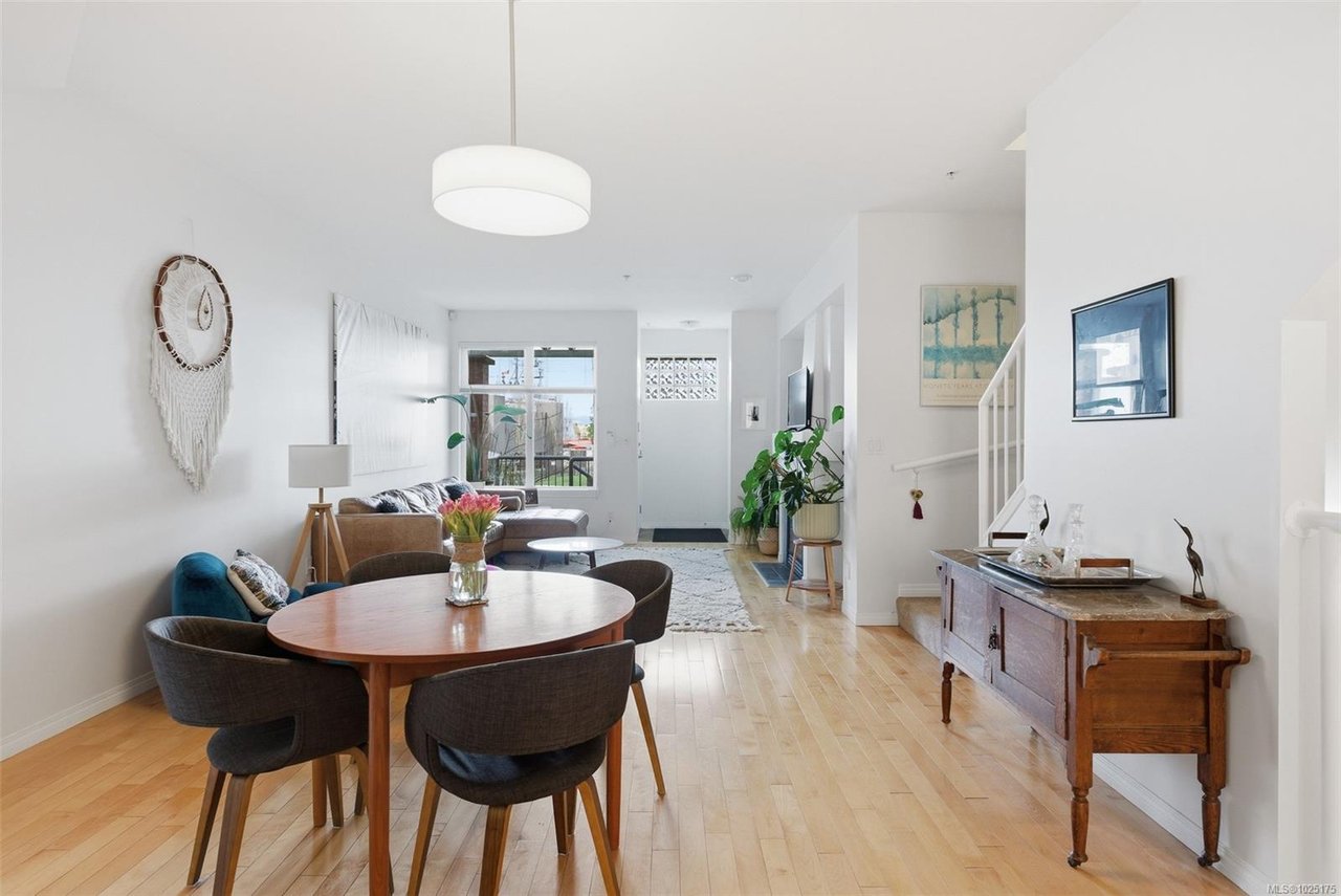 13-60 Dallas Rd, Victoria