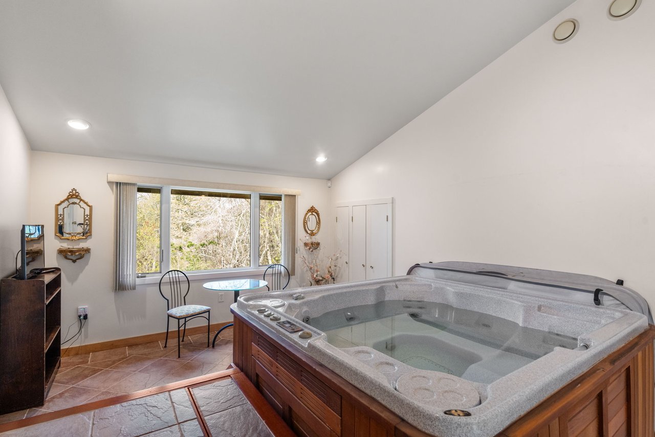 16 Wadsworth Ln Dartmouth, MA