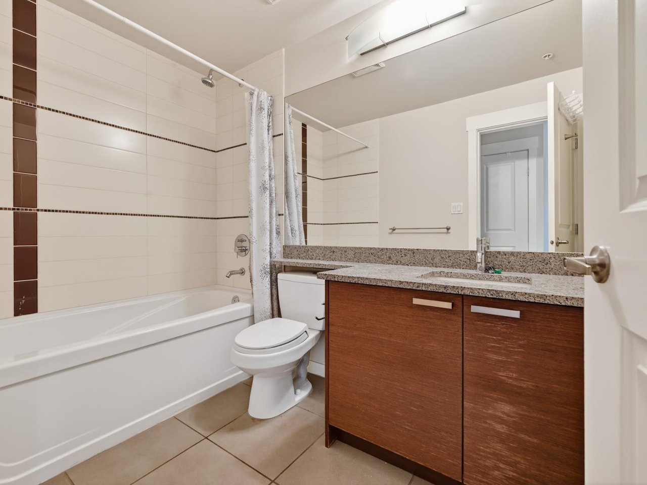 302-4365 Hastings Street, Burnaby