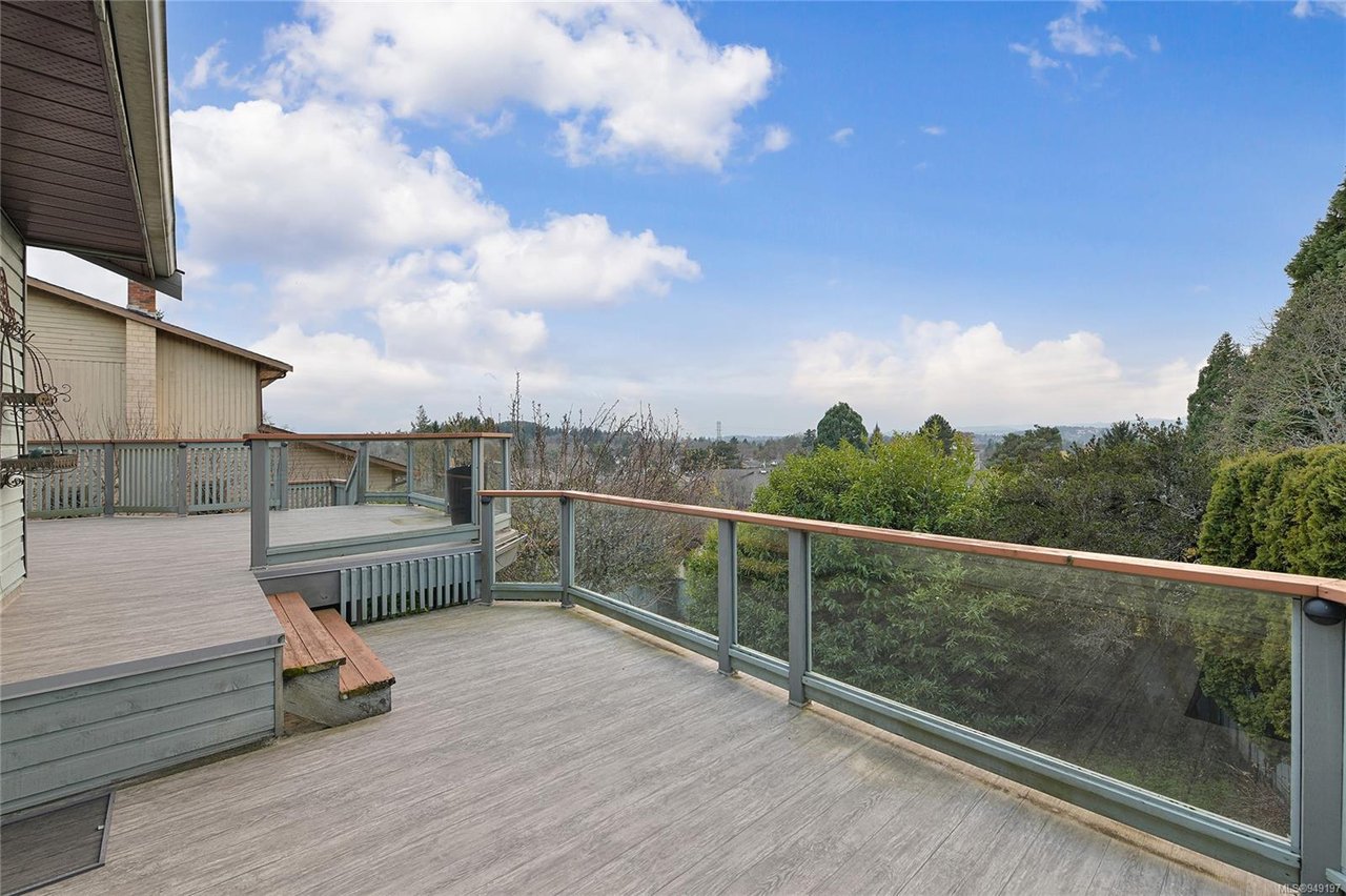 879 Denford Cres