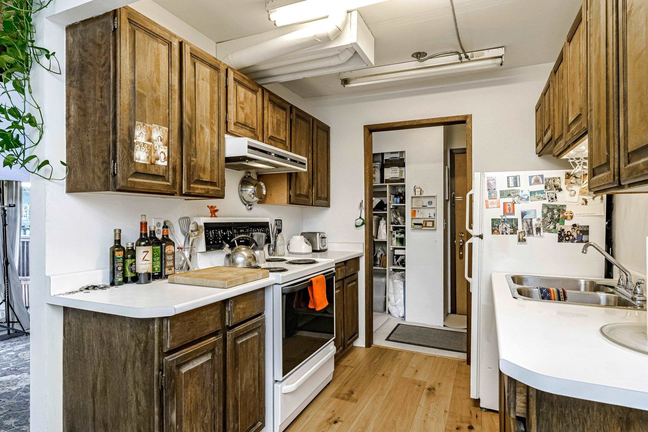 303-330 E 7th Avenue, Vancouver