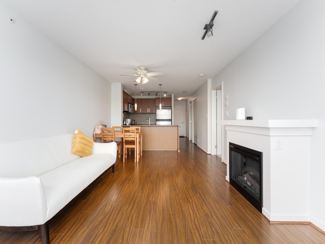 709-9868 Cameron St
