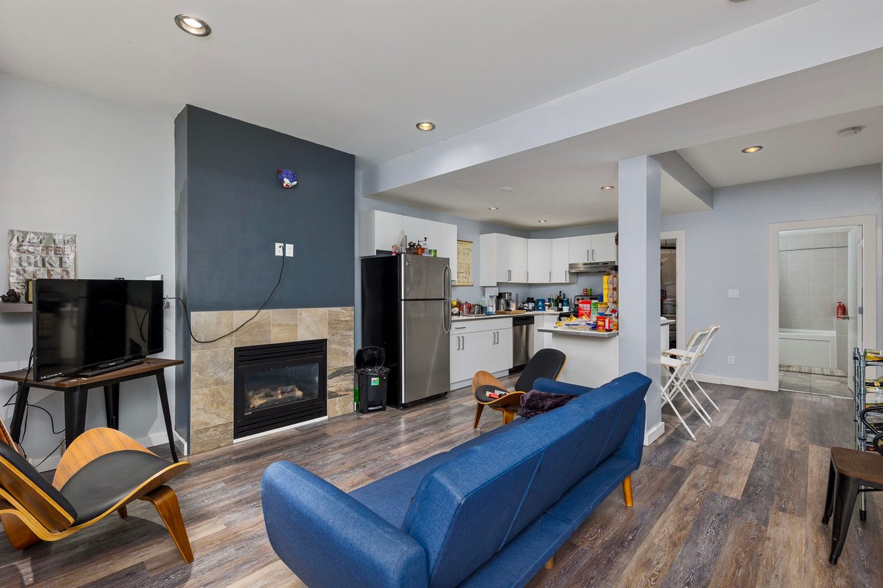 1039 Jay Cres