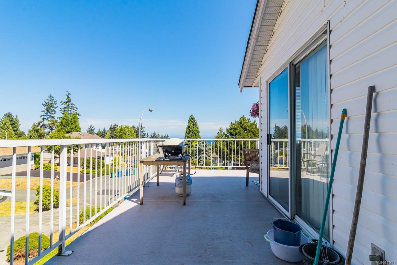 5270 Catalina Dr, Nanaimo