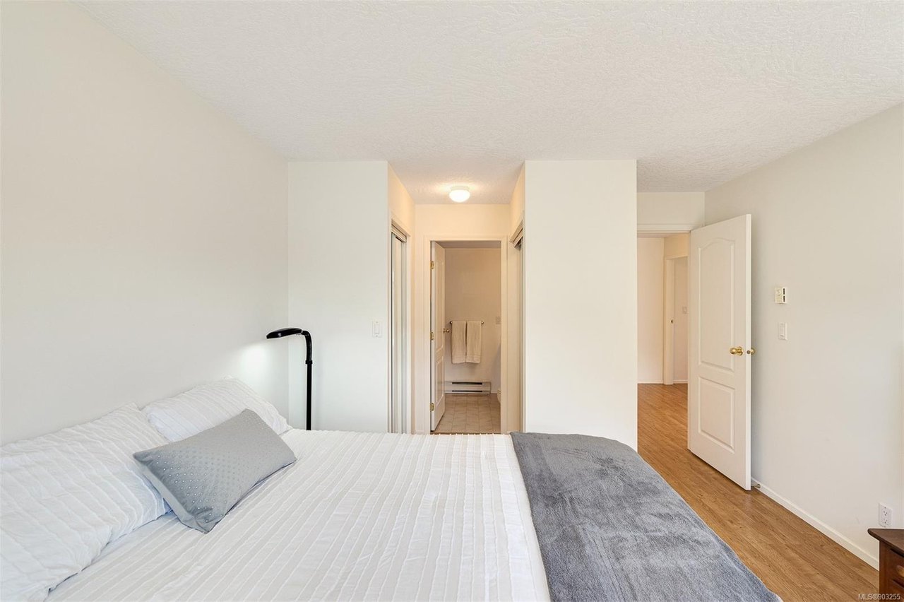 302-936 Fairfield Rd