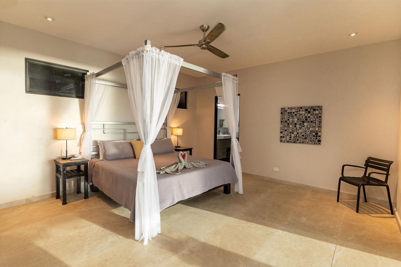 Hilltop Villa with Infinity Pool, Uvita, Puntarenas