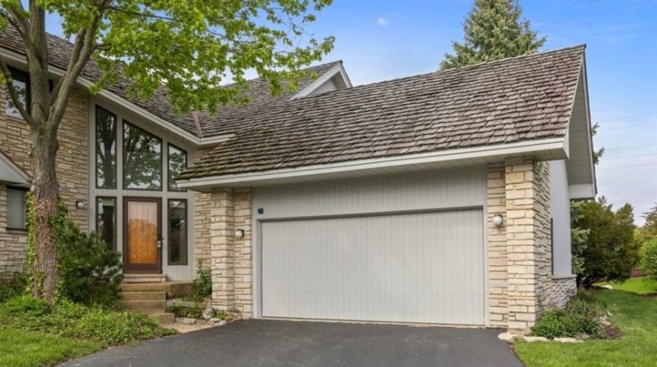 Private Exclusive: 1 Bel Aire Court in Burr Ridge