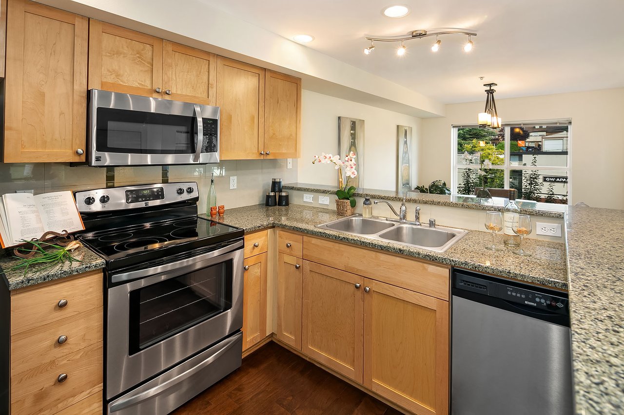 9057 Greenwood Ave N, # 408