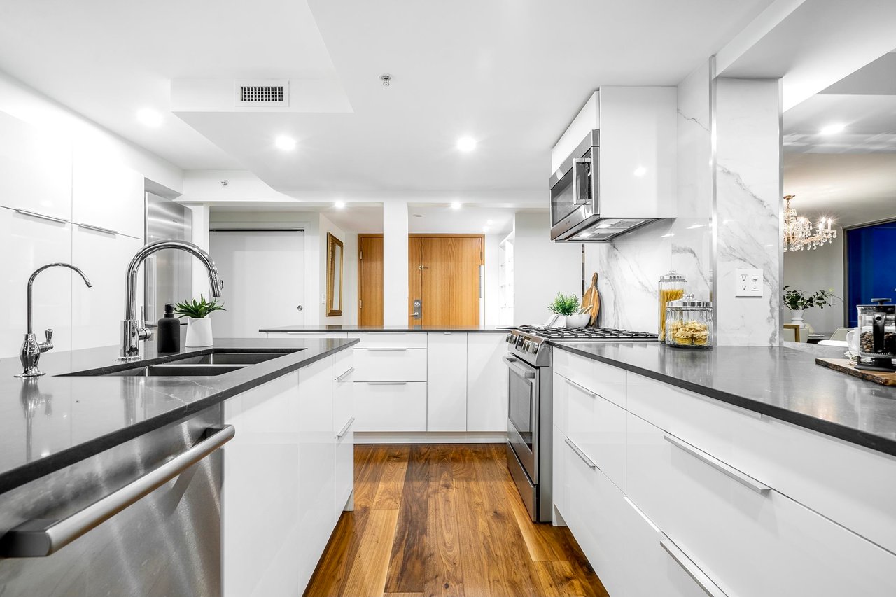 3303-1200 W Georgia St