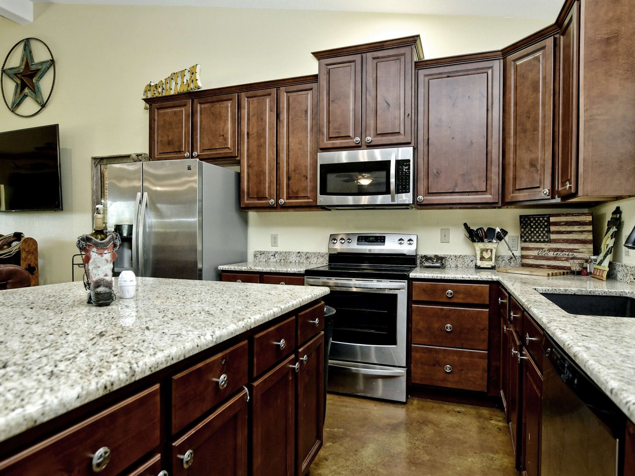 1138 Skyline Dr