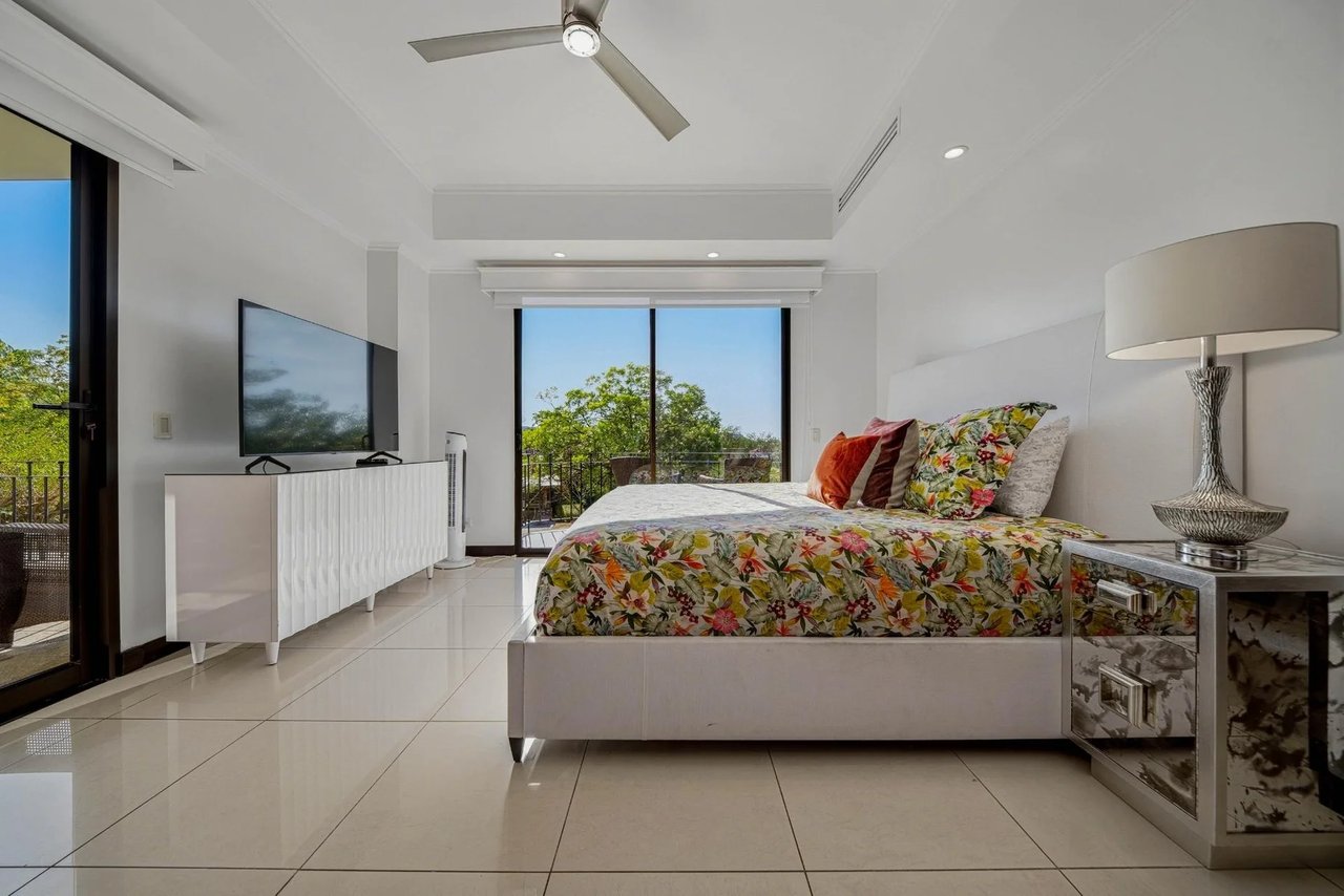 Renovated Carao Golf Condo, Flamingo, Guanacaste