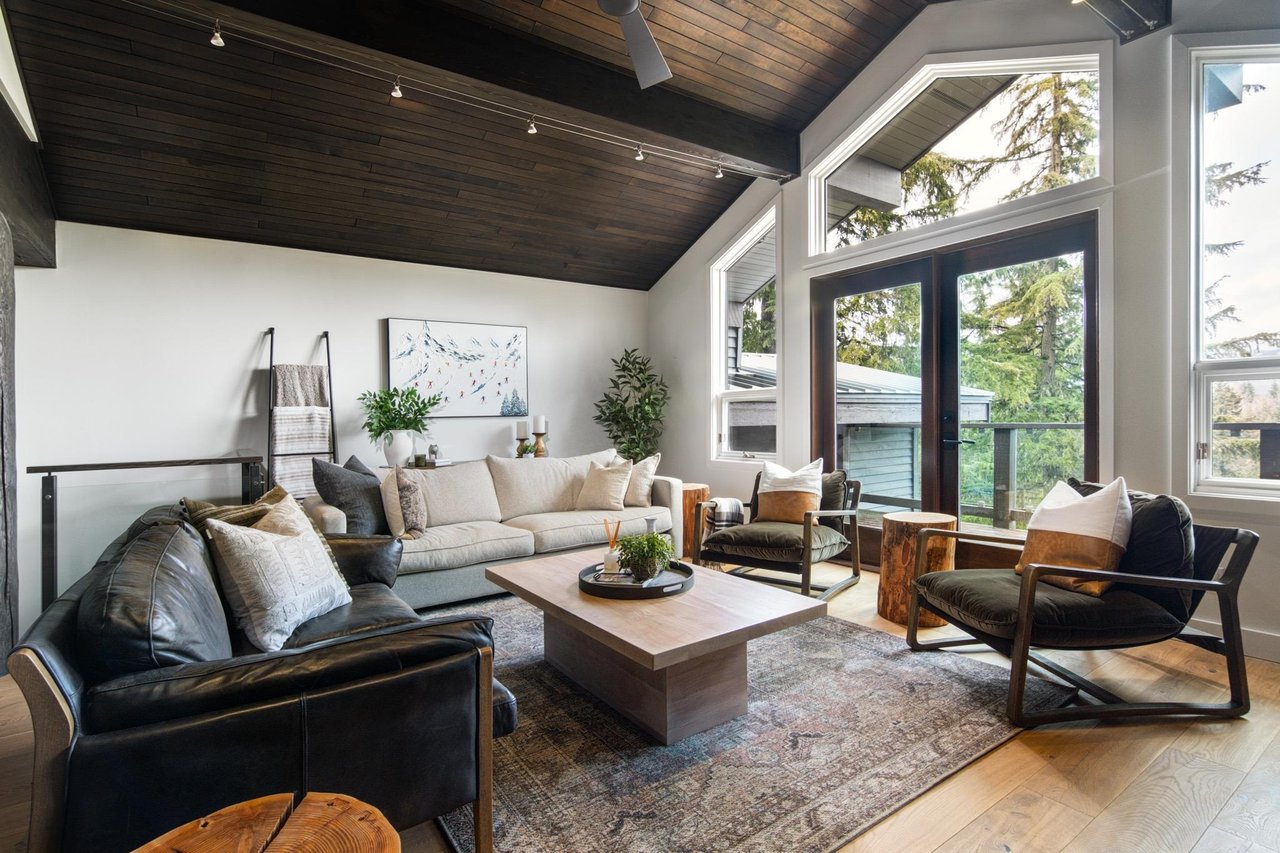 3369 Panorama Ridge