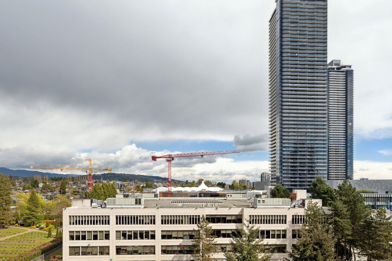 803-4425 Halifax Street, Burnaby