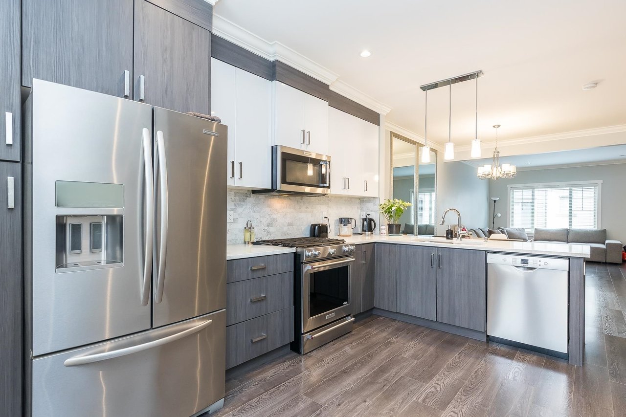 12-19097 64 Ave