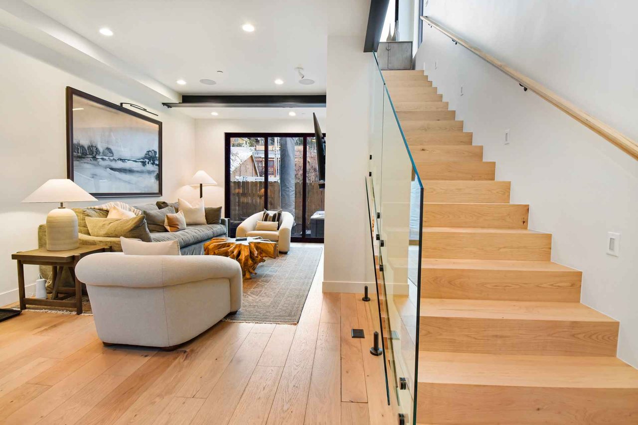 1125 Park Ave