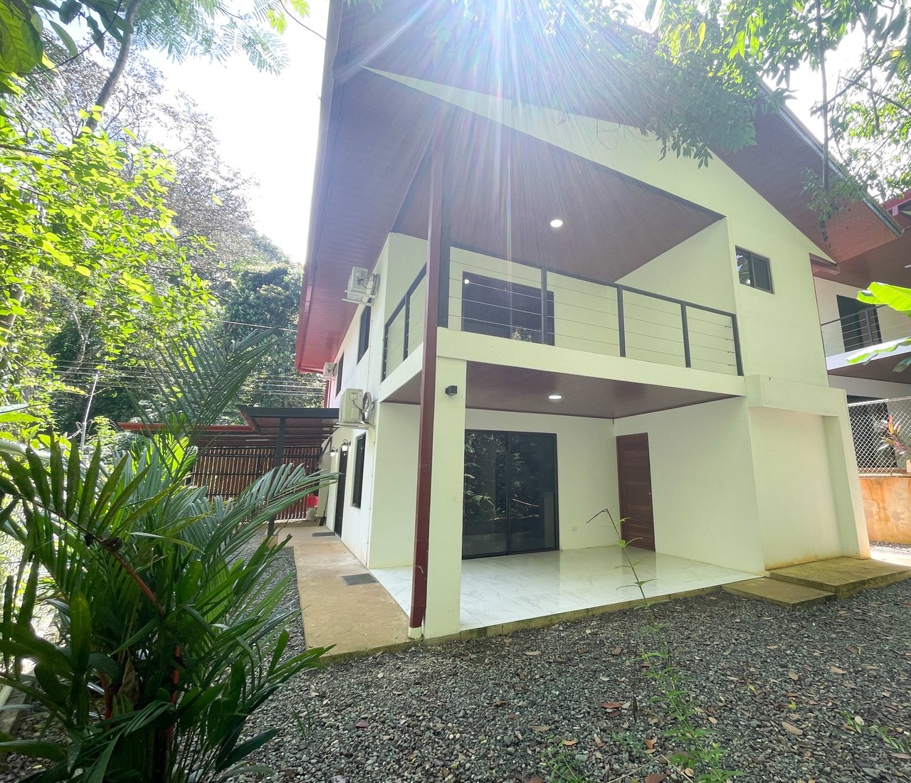 Newly-Built 4 Bedroom Serene Home, minutes from the Beach: Unbeatable Offer on the Market