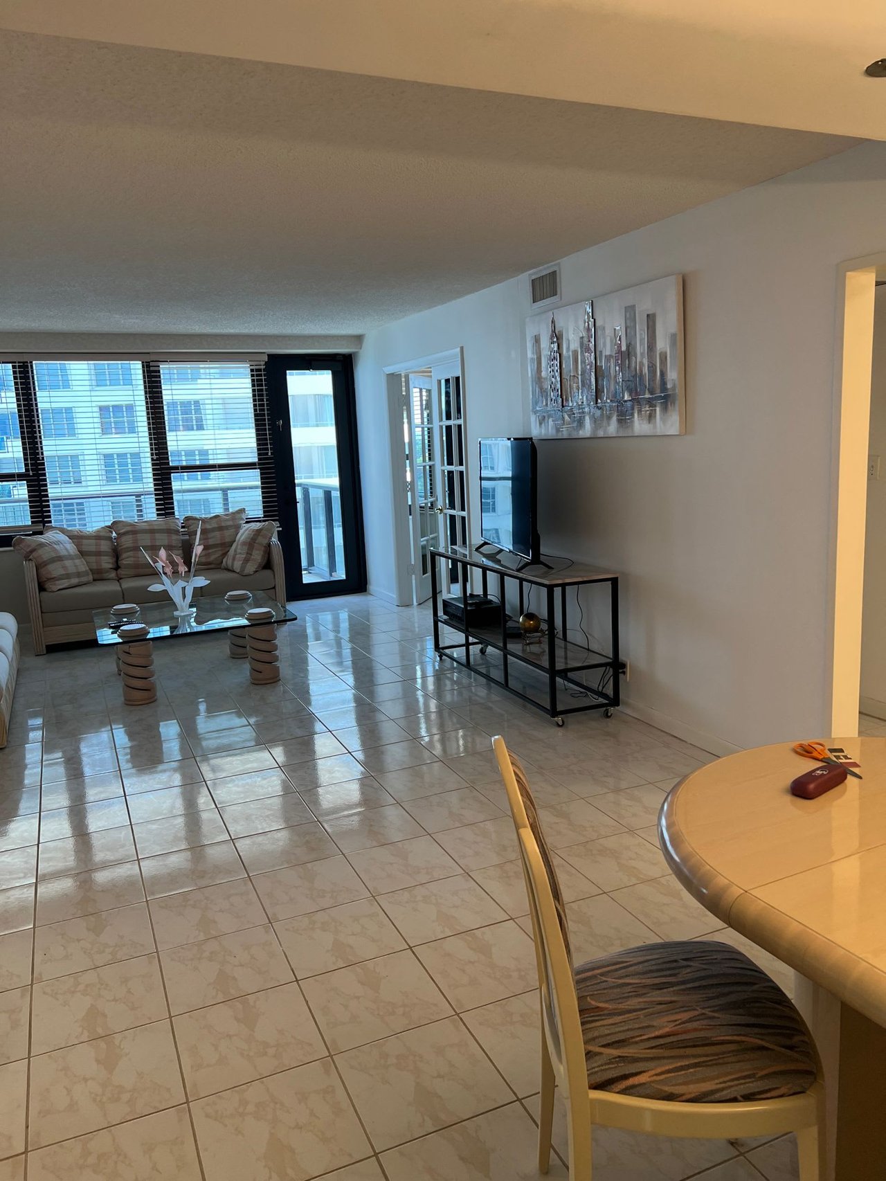 5225 Collins Ave #917 Miami Beach FL-33140