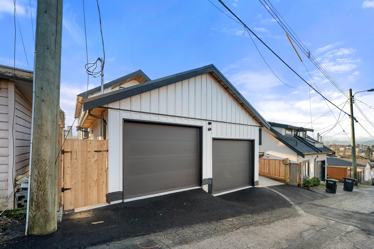 1-3559 Haida Dr