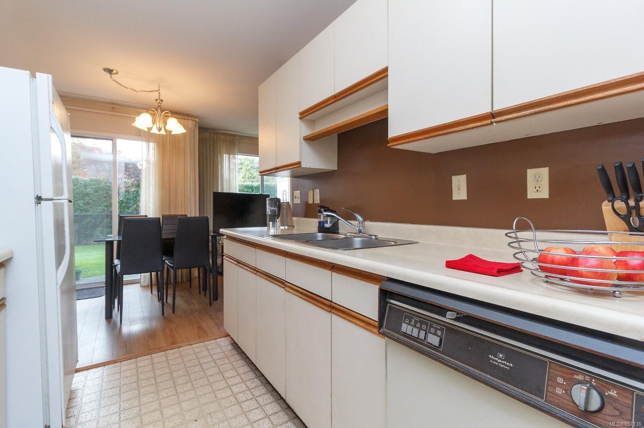 7-1550 North Dairy Rd, Saanich