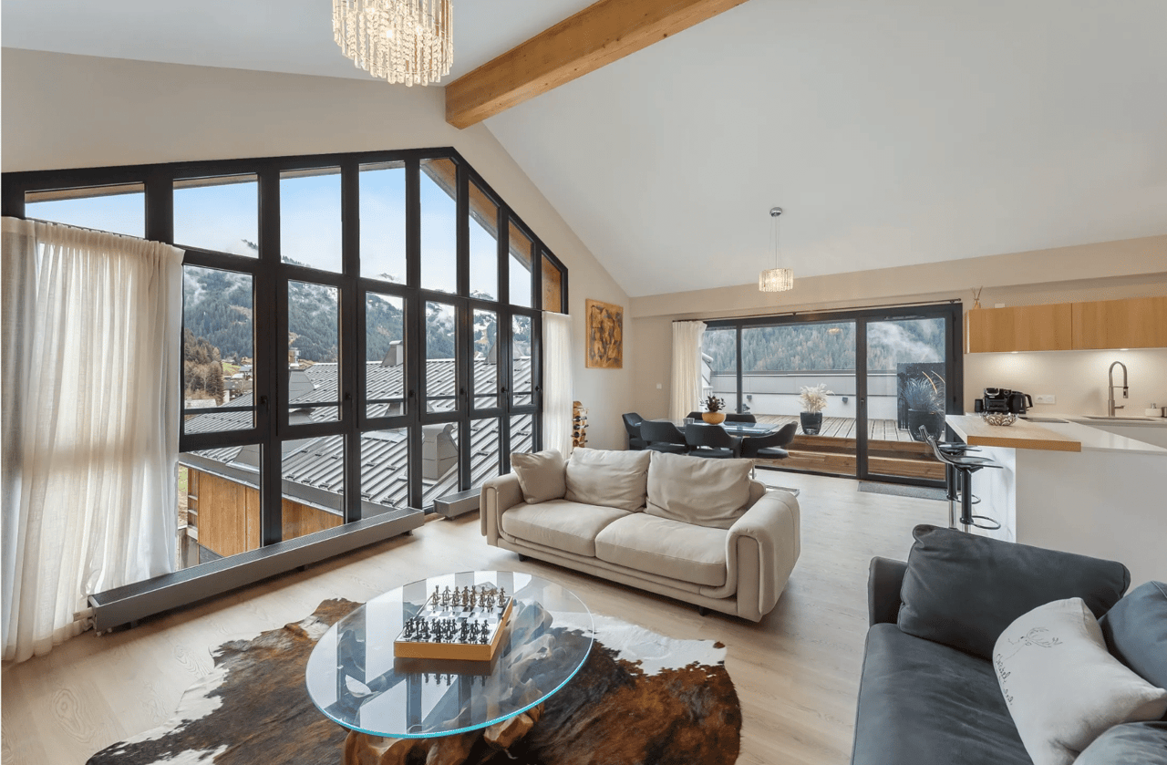 SUNNY CHATEL PENTHOUSE 