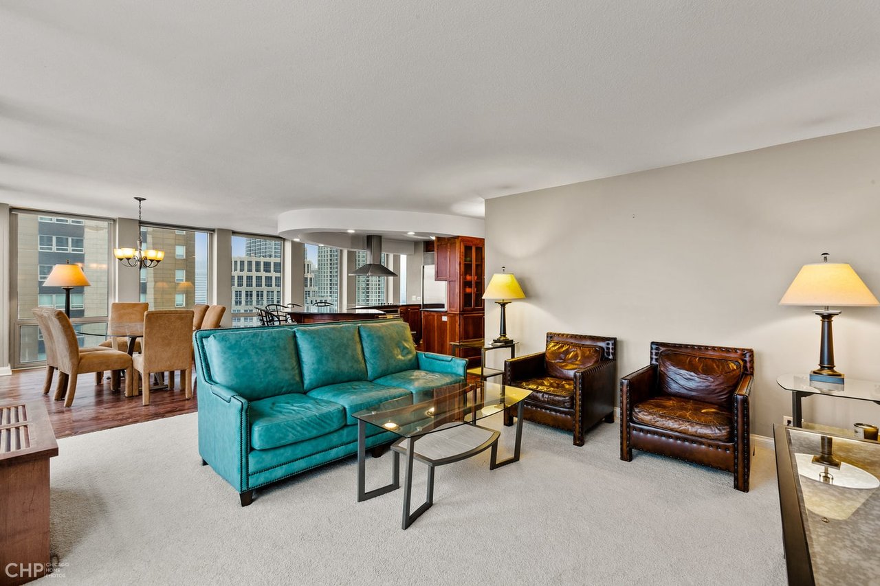 111 E Chestnut St, #37K
