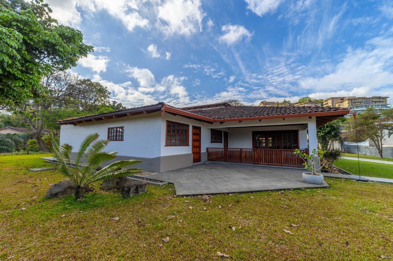 Private Gated Guest House Estate, Escazu, San Jose
