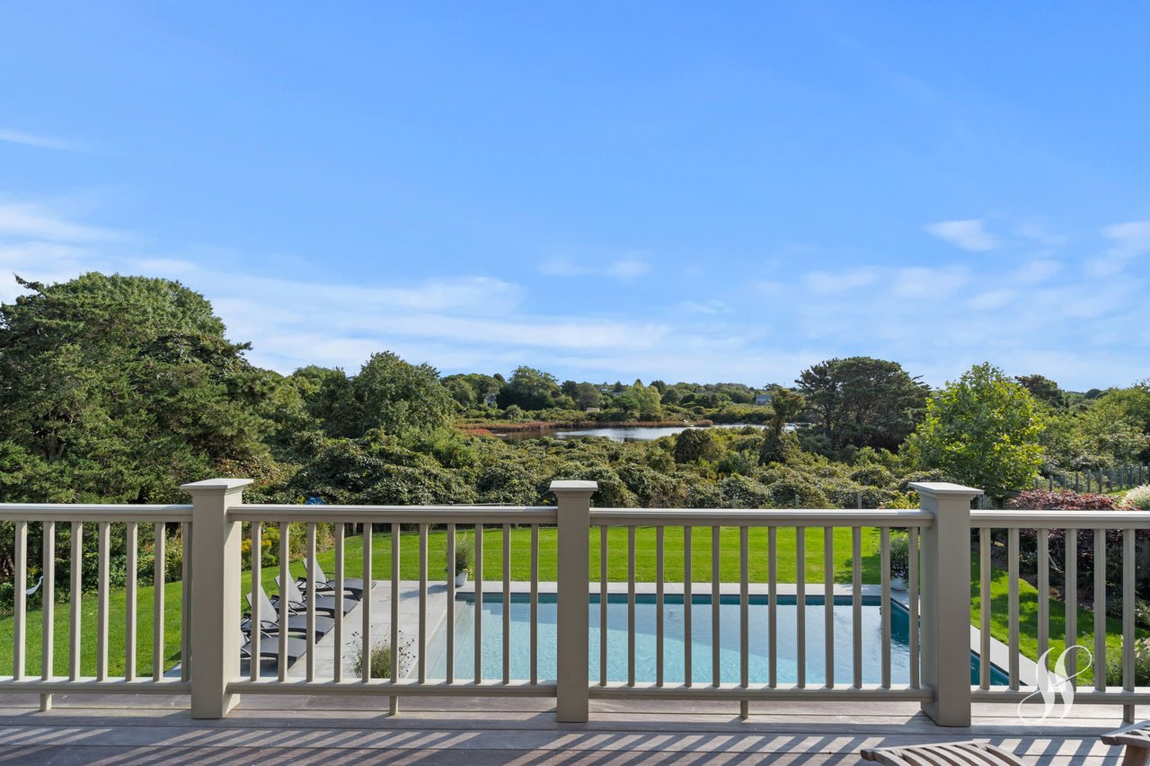 12A Oak Hollow Ln