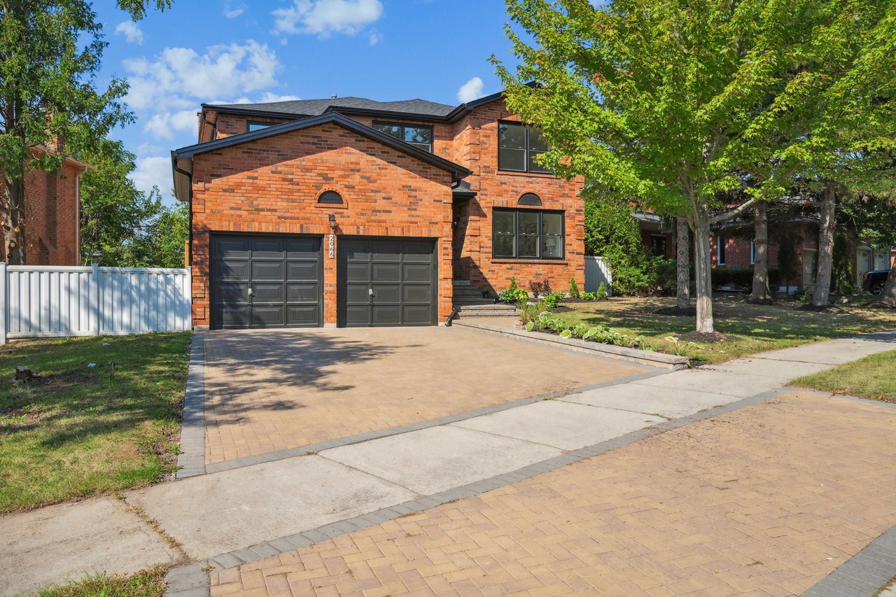 Spacious River Oaks Family Home
