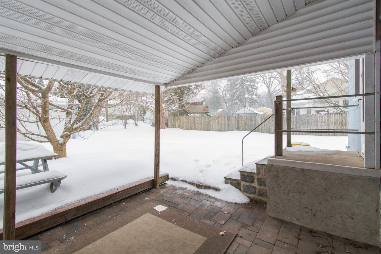 52 WEISS AVE