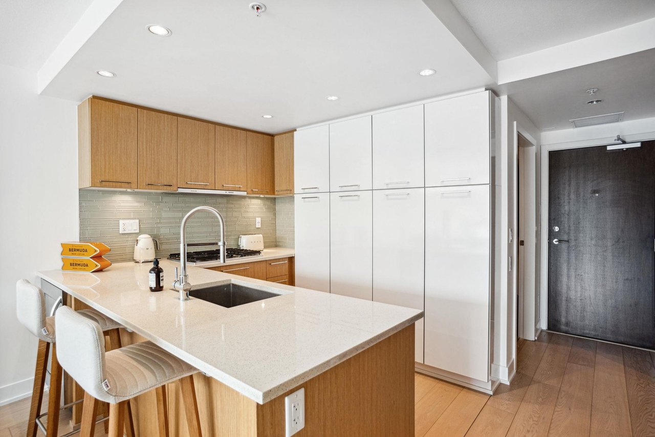 303-1680 W 4th Ave