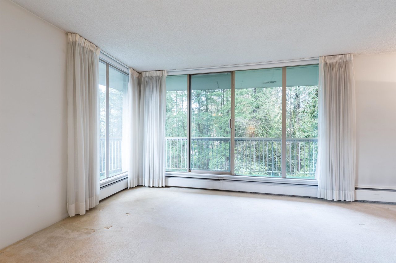 408-2020 Fullerton Ave