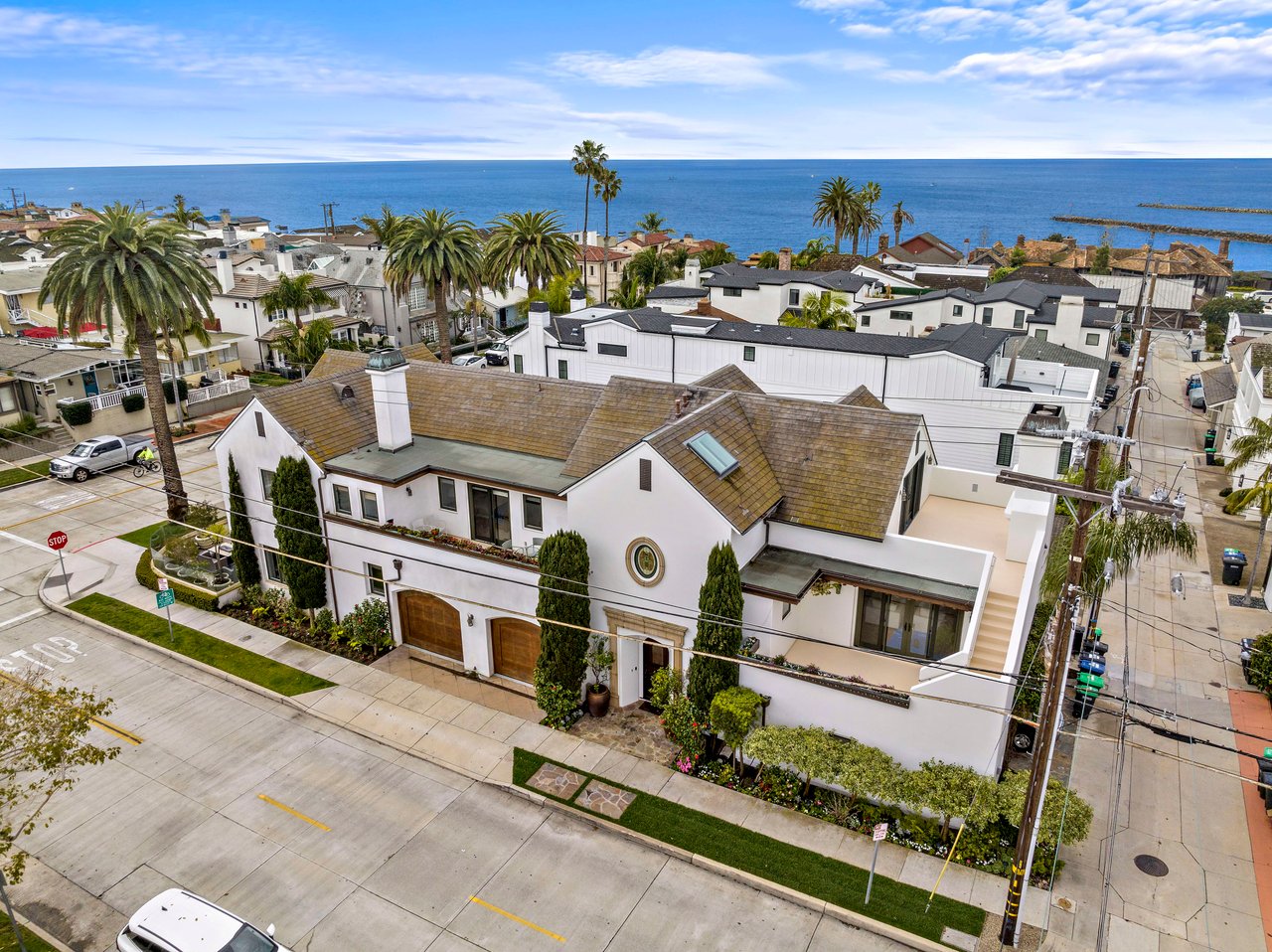 3221 Seaview Avenue