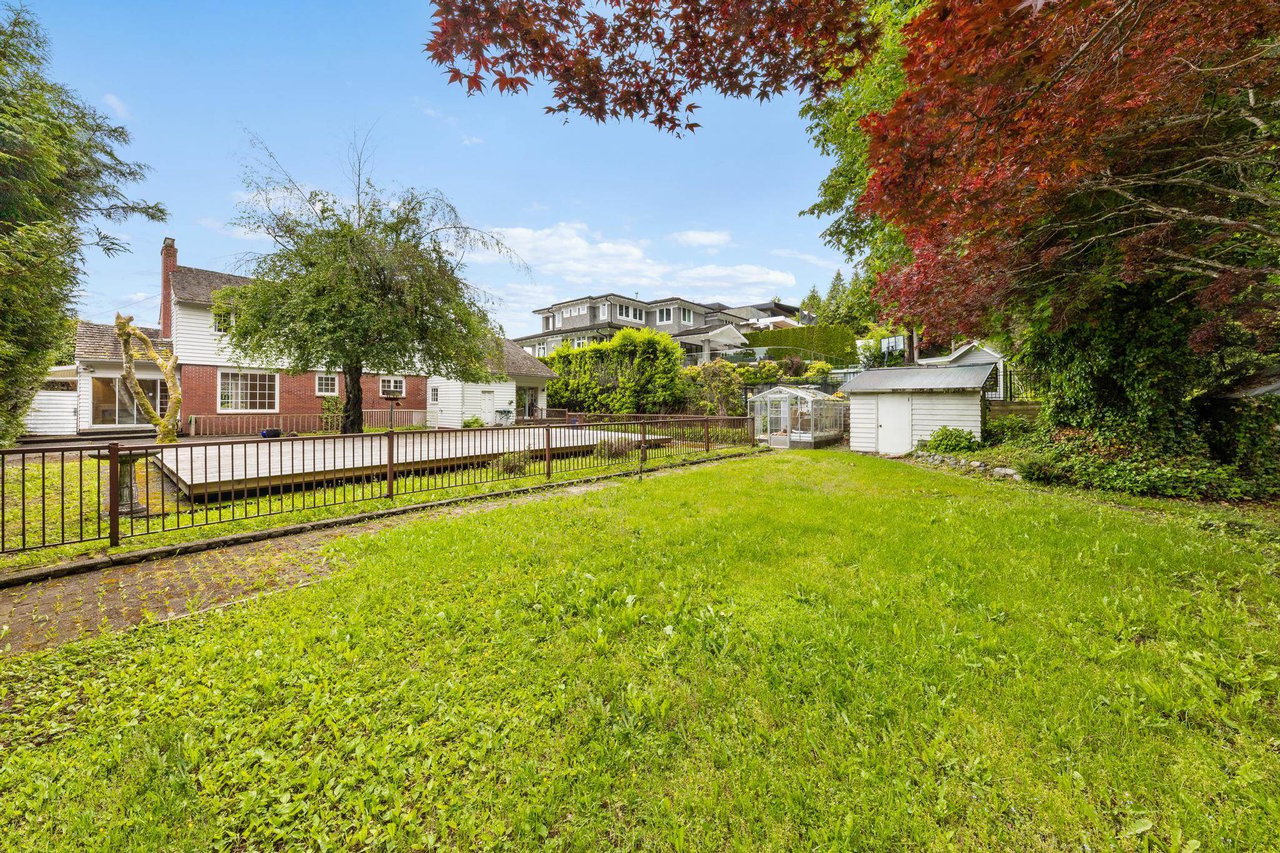 2050 Westdean Cres Cres