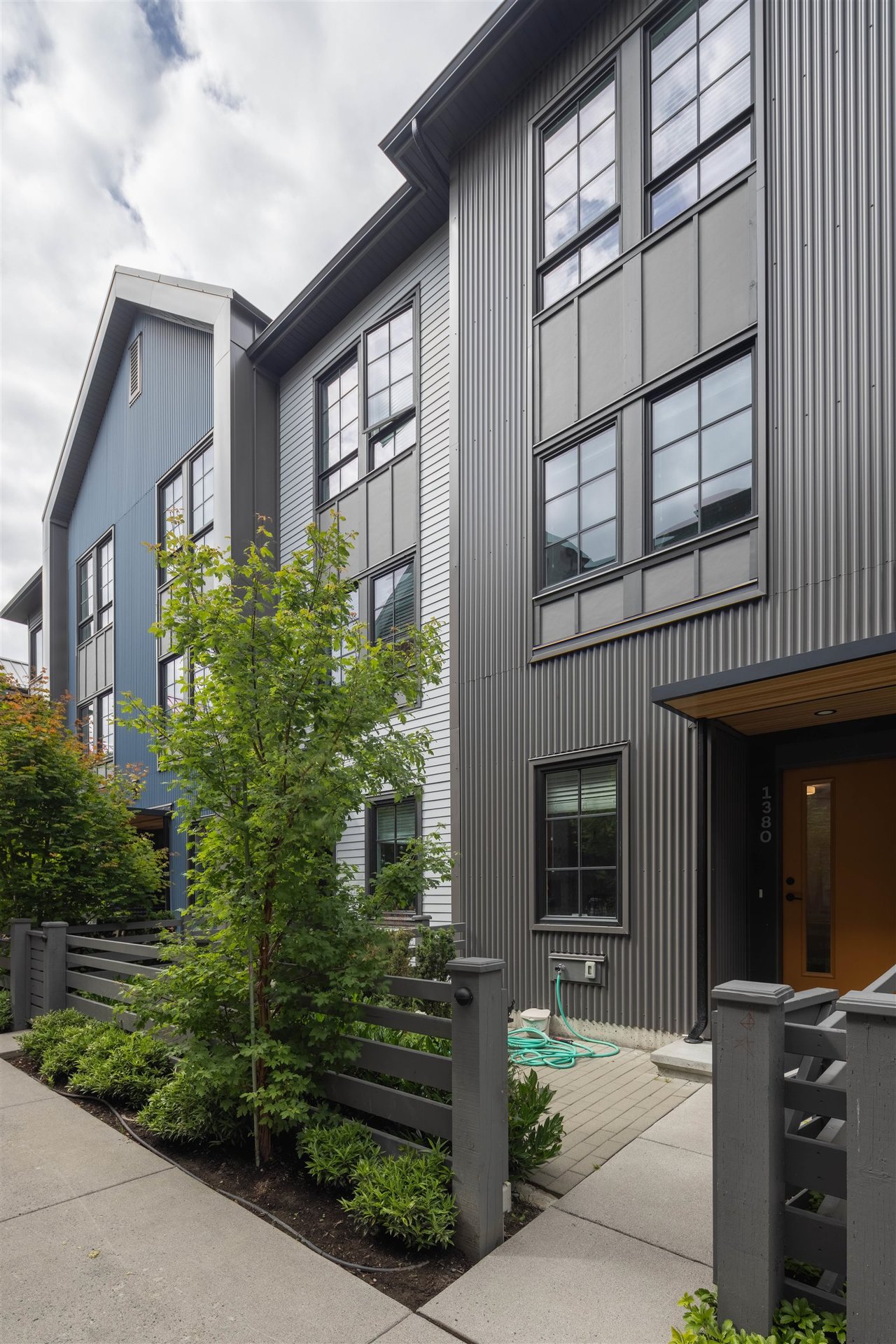 1380 Marinaside Pl
