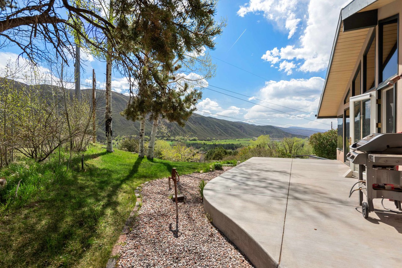 Private Guest House with Panoramic Mountain Views