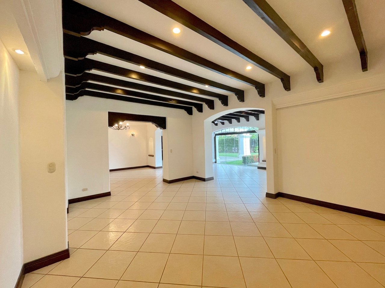 Neo Colonial Investment Home, Santa Ana, San Jose