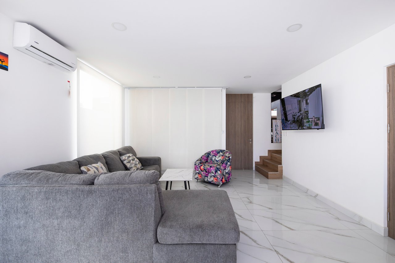 Private Pool Turnkey Condo, Santa Ana, San Jose